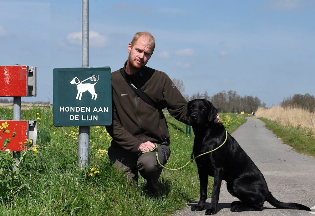 boswachter laveert tussen veiligheid en natuurbeheer