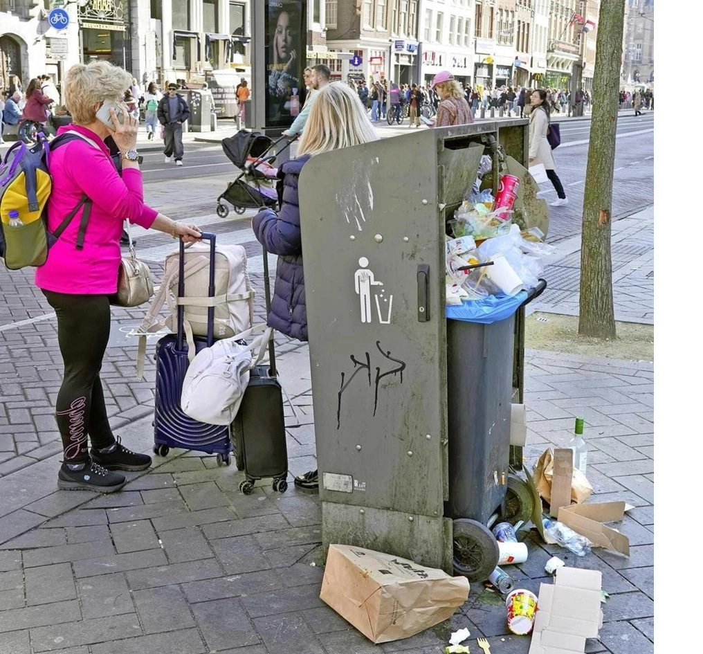 Logisch, minder afvalbakken dus minder afval?