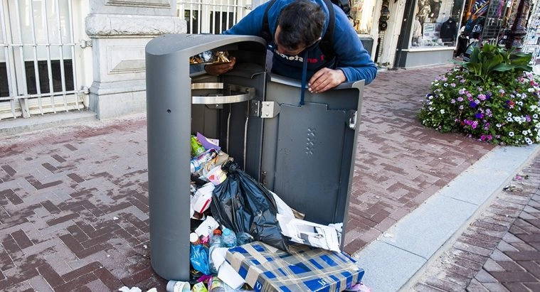 Minder afvalbakken dus minder afval?